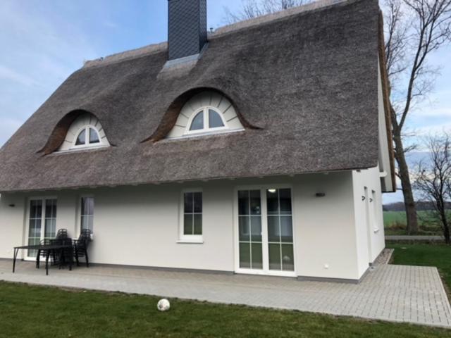Reetidyll Am Haff Villa Pepelow Екстериор снимка