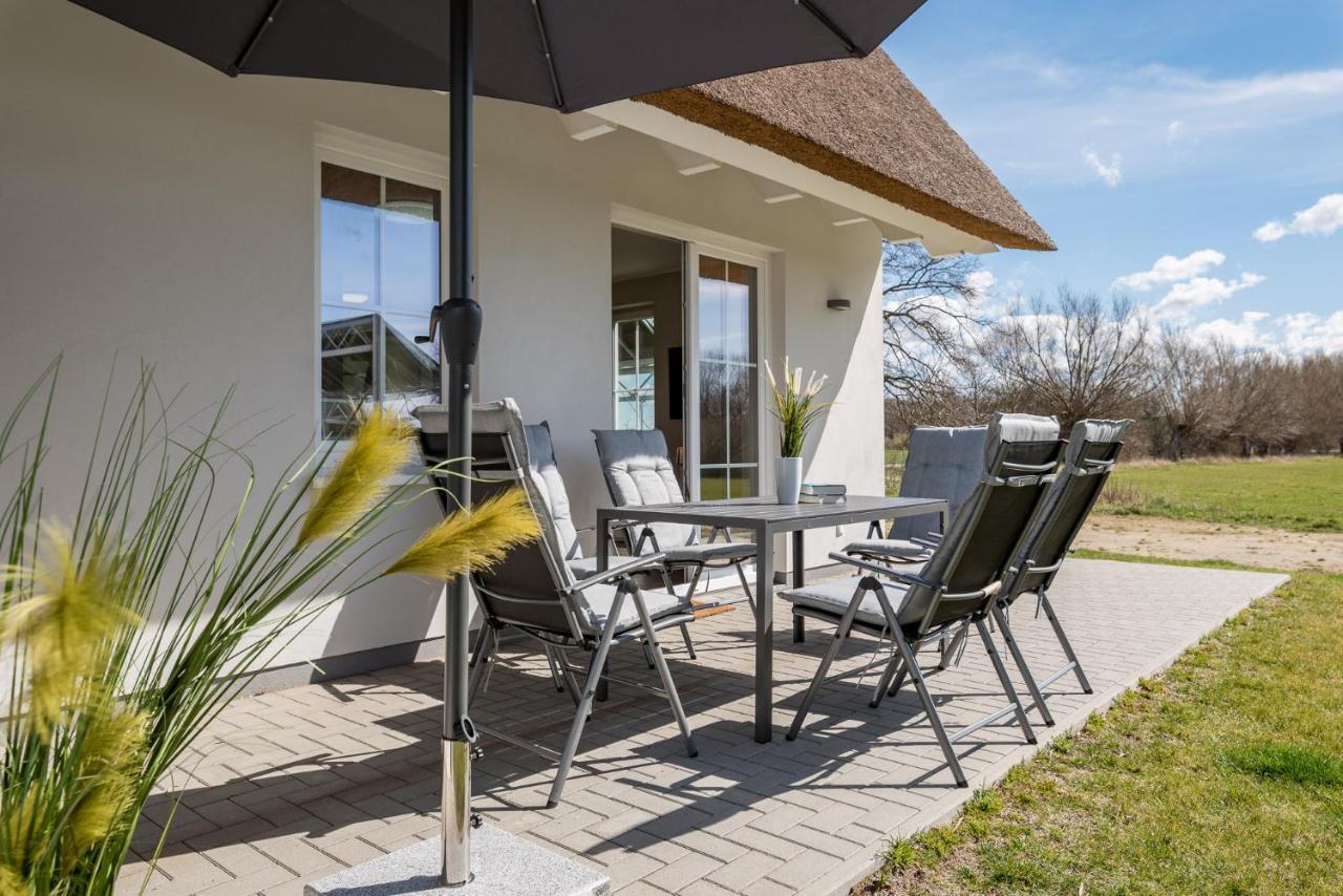 Reetidyll Am Haff Villa Pepelow Екстериор снимка